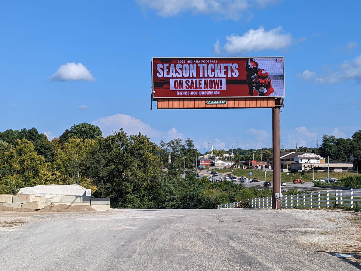 Bloomington looks to ban billboards: Even if outdoor ad firm wins current legal case,  sign could be nixed