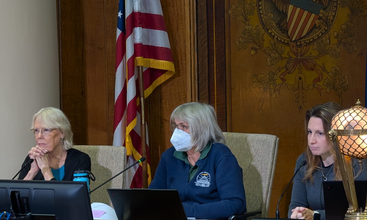 Monroe County commissioners exclude $1,800 grant to Seven Oaks Classical School on 2–1 vote