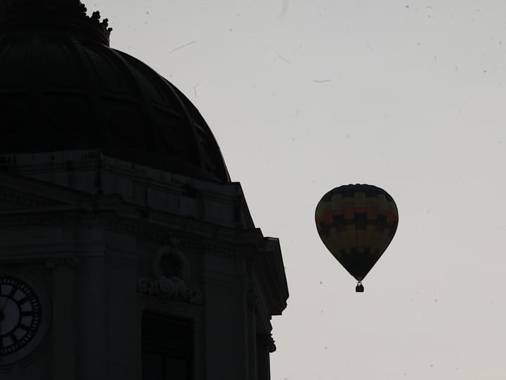 Photos: Courthouse with Balloon
