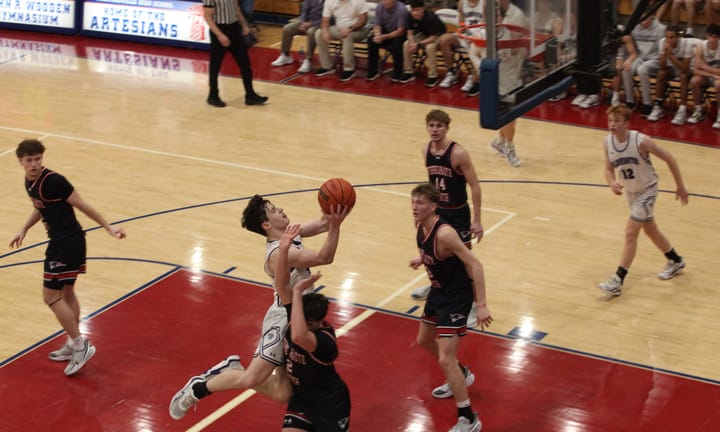 Hoops: Terre Haute North rallies late to deny Bloomington South sectional title 44–39